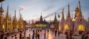 BUR-OL810_4412-Pano Yangon Shwedagon Pagoda