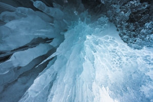 RBA-OL-850_1320 Baikal Lake, Siberia, Ice, Snow, Icicles, Abstract